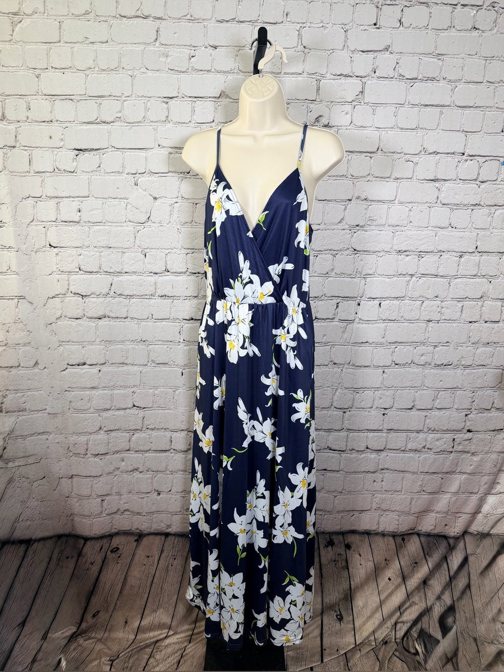 Ouges Dress Size M Floral Blue And White New